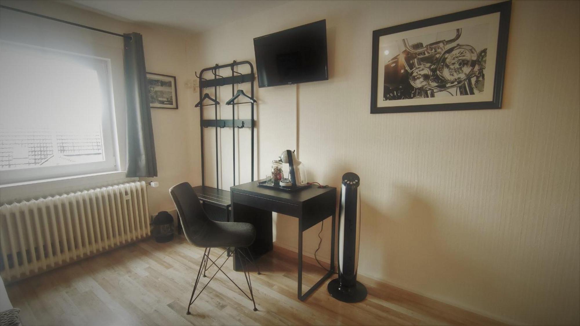 Roastineer Hotel Battenberg  Kültér fotó